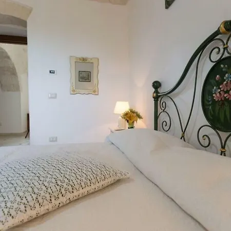 Trulli 1939 * Locorotondo